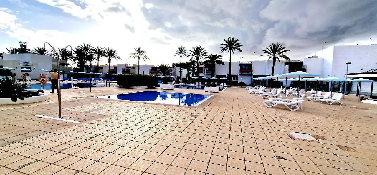 Holiday home Ten Bel Primavera, Pool & Free Wifi Villa Arona